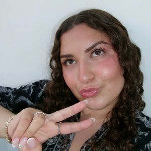 Meet your Posher, Klaudia